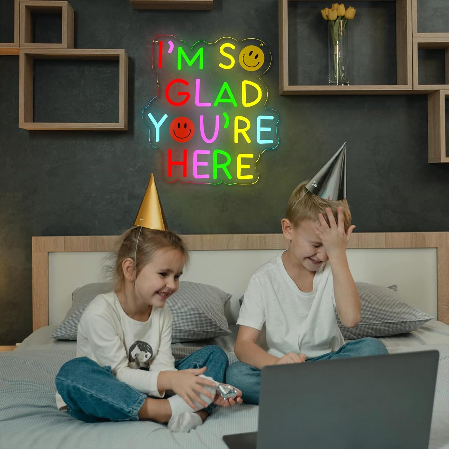 I’m So Glad You’re Here Neon S - đánh giá và giá Outdoor Power Reno